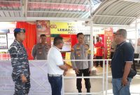 Kapolres Karimun AKBP Fadli Agus meninjau langsung proses pengamanan di Pos Pelayanan dan Pos Terpada di wilayah Hukum Polres Karimun. (FOTO: Hms/ PolresKarimun)