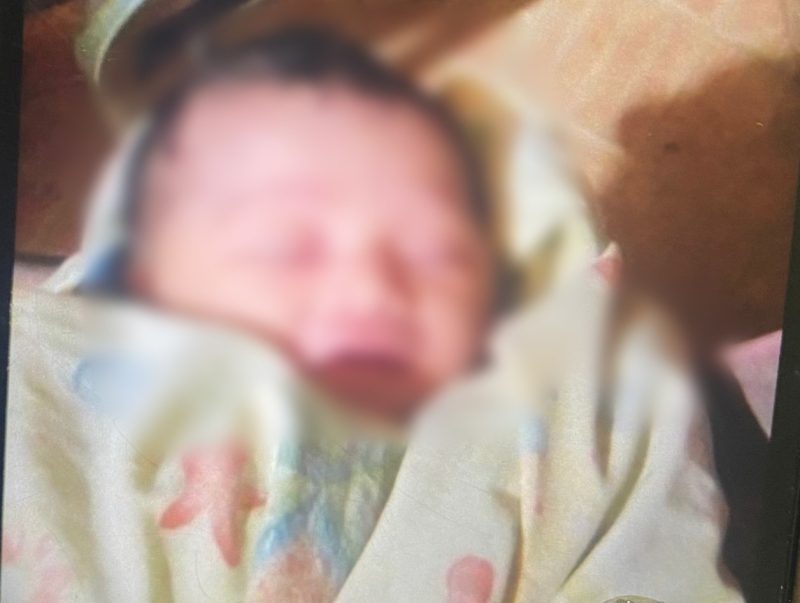 Foto bayi cantik yang dibuang orang tuanya di depan rumah warga kawasan Baran I Kelurahan Baran Timur. (FOTO: Istimewa)