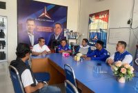 Ketua DPRD Karimun Muhammad Yusuf Sirat mendatangi Kantor Partai Demokrat Karimun untuk mendaftarkan diri dalam Bacalon Kepala Daerah dari Demokrat. (FOTO: Ar/KepriHeadline.id)