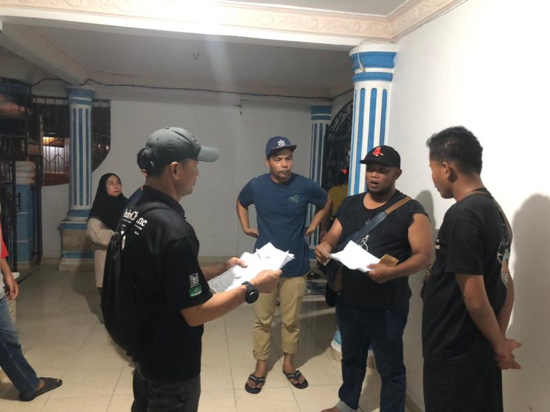 Polisi Gerebek Rumah di Kapling, Diduga Sebagai Lokasi Penampungan PMI Non Prosedural. (FOTO: Istimewa/KepriHeadline.id)