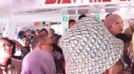 Tangkapan layar video viral keributan di atas SB Satria. (FOTO: Istimewa/KepriHeadline.id)