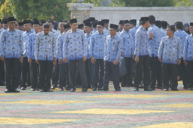 Pegawai Negeri Sipil di lingkungan Pemkab Karimun usai melaksanakan Apel beberapa waktu lalu. (Foto: Ilustrasi/KepriHeadline.id)