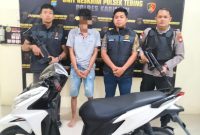 Pelaku IN diamankan jajaran Unit Reskrim Polsek Tebing usai mencuri satu unjt sepeda motor. (Foto: Istimewa/kepriheadline.id)