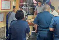 Tangkapan layar suasana kapapl saat jenazah dievakuasi ke RSUD Muhammad Sani. (Foto: Tangkapan Layar Video)