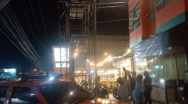 Polisi melakukan olah TKP di lokasi seorang pekerja Kanopi kesetrum. (Foto: ricky/kepriheadline.id)