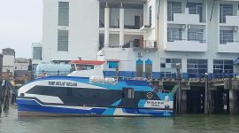 Roro Mini KMP Selat Gelam bersandar di Pelabuhan KPK, Kelurahan Tanjungbalai Karimun. (Foto: ricky/kepriheadline.id)