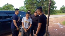 Jajaran Satreskrim Polres Bintan mengamankan pelaku penggelapan uang perusahaan PT CCI Bintan di Batam. (Foto: istimewa/PolresBintan)