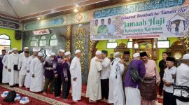 Prosesi oenyambutan Jemaah Haji Asal Karimun di Masjid Baitul Karim, Senin, 24 Juni 2024. (Foto: rahmad/diskominfo Karimun)