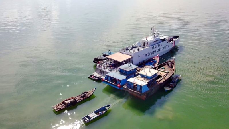 Bakamla RI amankan 3 Kapal diduga melakukan penambangan pasir laut di wilayah Pulau Babi, Kabupaten Karimun. (Foto: Bakamla/KepriHeadline.id)