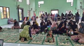 PT Timah Gandeng AMSI berikan edukasi penanganan stunting kepada ibu menyusui, ibu hamil di Desa Paku, Bangka Selatan. (Foto: Dokumen Humas PT Timah)