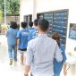 Polisi menggiring empat pelaku pengeroyokan di Hotel Golden, Kelurahan Tanjungbalai Kota. (Foto: istimewa)
