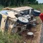 Kondisi truk yang menabrak sepeda motor si simpang tiga Pelabuhan Roro Karimun. (Foto: istimewa)