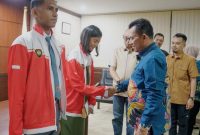 Pelepasan dua Pasukan Pengibar Bendera Pusaka (Paskibraka) Tingkat Nasional Tahun 2024 di Kantor Graha Kepri Batam Centre. (Foto: Diskominfo Kepri)