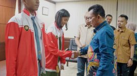 Pelepasan dua Pasukan Pengibar Bendera Pusaka (Paskibraka) Tingkat Nasional Tahun 2024 di Kantor Graha Kepri Batam Centre. (Foto: Diskominfo Kepri)