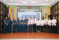 Foto bersama Kejari Karimun bersama KSOP Kelas I A Tanjungbalai Karimun usai penandatangan MoU bidang PTUN. (Foto: istimewa)