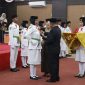 Bupati Karimun Aunur Rafiq mengukuhkan 30 Anggota Paskibraka Kabupaten Karimun. (Foto: ricky/kepriheadline.id)