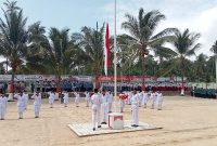 Pengibaran bendera merah putih oleh anghota Paskibra Tingkat Kecamatan Selat Gelam. (Foto: Istimewa)