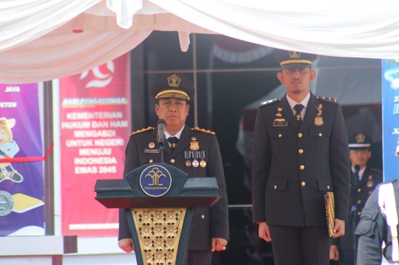 Kepala Kantor Wilayah Hukum dan HAM Kepulauan Riau I Nyoman Gede Surya Mataram pimpin Upacara Peringatan Hari Pengayoman Kemenkumham di Tanjungpinang. (Foto: Humas Imigrasi Karimun)