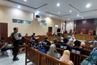 Suasana di ruang sidang Tipidkor Tanjungpinang, saat pembacaan vonis terhadap kedua terdakwa kasus korupsi dana Hibah Koni Karimun. (Foto: istimewa)