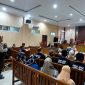 Suasana di ruang sidang Tipidkor Tanjungpinang, saat pembacaan vonis terhadap kedua terdakwa kasus korupsi dana Hibah Koni Karimun. (Foto: istimewa)