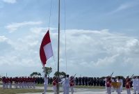Pengibaran bendera merah putih di Coastal Area disaat Upacara Peringatan HUT ke-79 Kemerdekaan RI. ( Foto: Istimewa)