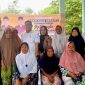 Bakti Lubis bersilahturahmi bersama Relawan BARA Bersatu di Pantai Indah, Desa Pangke, Selasa, 10 September 2024.