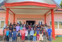 KKN Universitas Karimun di Tanjung Kilang menggelar program bimbingan belajar ke anak-anak di Desa Tanjung Kilang. (Foto: dokumen)
