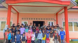 KKN Universitas Karimun di Tanjung Kilang menggelar program bimbingan belajar ke anak-anak di Desa Tanjung Kilang. (Foto: dokumen)