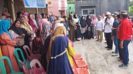 Calon Wakil Gubernur Kepulauan Riau nomor urut 2, Aunur Rafiq melaksanakan kampanye dialogis bersama masyarakat di Posko Pemenangan HMR ber-Aura Kecamatan Kundur Barat, Kabupaten Karimun, Minggu, 29 September 2024. Foto: Tim