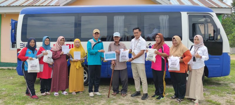 Mobil Sehat PT Timah Kembali Hadir di Desa Gemuruh, Ratusan Warga Antusias Ikuti Berobat Gratis . (Foto: Humas PT Timah)