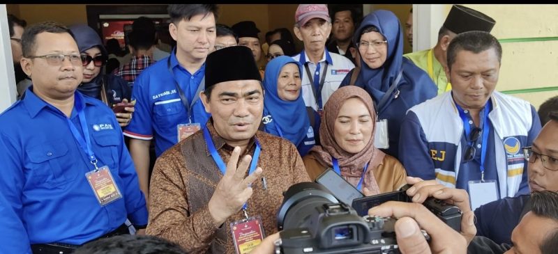 Pasangan Calon Bupati dan Wakil Bupati Karimun Nomor Urut 3 Bakti Lubis dan Raja Bakhtiar dijumpai usai penetapan nomor urut. Foto: ricky/kepriheadline.id