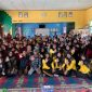 Mahasiswa KKN Desa Pongkar berfoto bersama peserta Sosialisasi Pencegahan Bullying. Foto: Dokumen KKN 