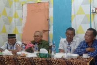 Cabup Nomor Urut 2 Muhammad Firmansyah melakukan rapat konsolidasi bersama relawan pemenangan di Kecamatan Moro, Rabu, 23 Oktober 2024. Foto: ricky/kepriheadline.id 
