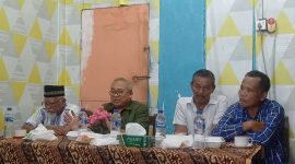Cabup Nomor Urut 2 Muhammad Firmansyah melakukan rapat konsolidasi bersama relawan pemenangan di Kecamatan Moro, Rabu, 23 Oktober 2024. Foto: ricky/kepriheadline.id 