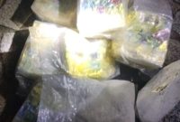 Isi tas diduga sabu yang ditrmukan masyarakat di Perairan Pulau Telunjuk. Foto: istimewa