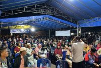 Cawagub Nomor Urut 2 Aunur Rafiq berkampanye bersama masyarakat Teluk Uma. Foto: ricky/kepriheadline.id 