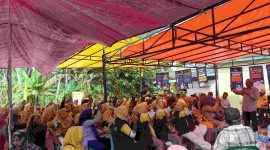 Pasangan Calon Bupati dan Wakil Bupati Karimun Muhammad Firmansyah dan Ery Suandi menggelar kampanye monologis di Kelurahan Teluk Uma. Foto: Istimewa 