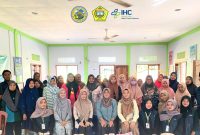 Mahasiswa KKN Universitas Karimun dan Pemdes Pongkar Gelar Seminar Parenting untuk Cegah Stunting di Teluk Lekup.