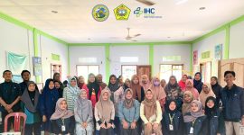 Mahasiswa KKN Universitas Karimun dan Pemdes Pongkar Gelar Seminar Parenting untuk Cegah Stunting di Teluk Lekup.