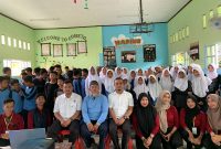 Mahasiswa KKN Desa Pongkar Gelar Sosialisasi Kenakalan Remaja di SMP Negeri Satu Atap Desa Pongkar. Foto: istimewa