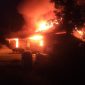 Penampakan dua unit rumah di Komplek Timah Perayun yang terbakar. Foto: istimewa