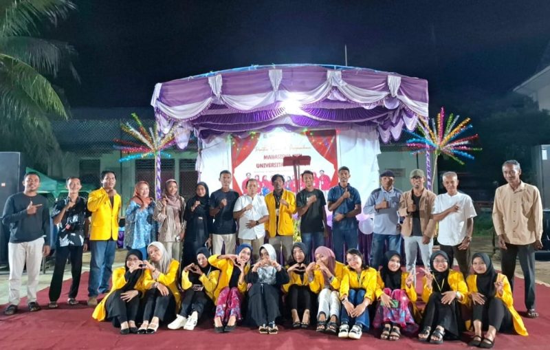 Kemeriahan Pentas Seni Akhiri Pengabdian Mahasiswa KKN Universitas Karimun di Desa Penarah. Foto: Dokumen Mahasiswa