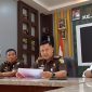 Kajari Karimun Priyambudi menggelar konferensi pers atas dugaan mark-up anggaran BBM di DLH Karimun. Foto: ricky/kepriheadline.id
