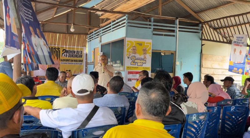 Calon Bupati (Cabup) nomor urut 2, Muhammad Firmansyah, menggelar kampanye monologis di Desa Tanjungbatu Kecil, Kecamatan Buru, Selasa, 22 Oktober 2024. Foto: Ed/kepriheadline.id