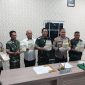 Kapolres Karimun AKBP Robby Topan Manusiwa bersama Dandim 0317/Tbk Letkol Inf Ida Bagus Putu Mudita. Foto: Istimewa