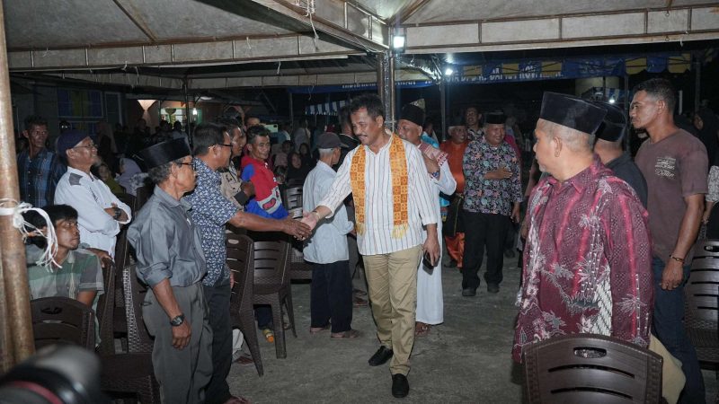 Kehadiran calon Gubernur Kepulauan Riau, Muhammad Rudi, disambut antusias oleh ribuan masyarakat Kabupaten Kepulauan Anambas. Foto: istimewa