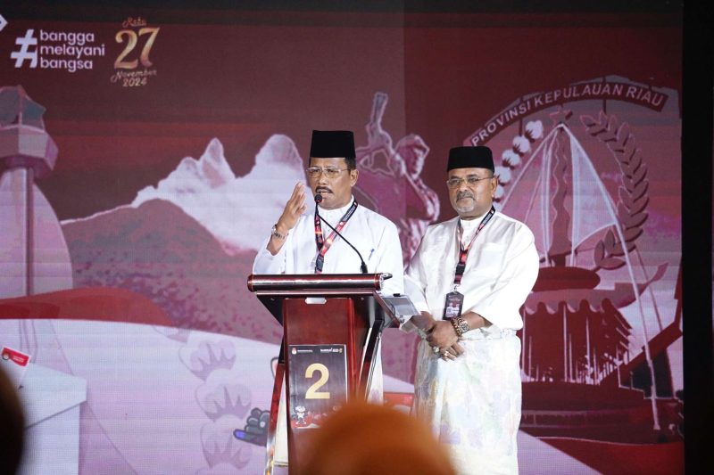 Paslon Cagub-Cawagup Kepri Nomor Urut 2 Muhammad Rudi-Aunur Rafiq tampil menyakinkan dalam Debat Pilkada Kepri 2024 di Batam. Foto: istimewa