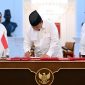 Presiden Prabowo Subianto Tandatangani PP Tentang Penghapusan Piutang Macet UMKM di Jakarta. Foto: Dokumen Setneg