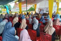 Pasangan Firman-Ery melaksanakan kampanye monologis di Bukit Tembak, Kelurahan Sungai Pasir, Kecamatan Meral. Foto: Ricky/istimewa