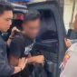 Pelaku MZ digiring Polisi ke Mapolsek Tebing, Polres Karimun. Foto: istimewa